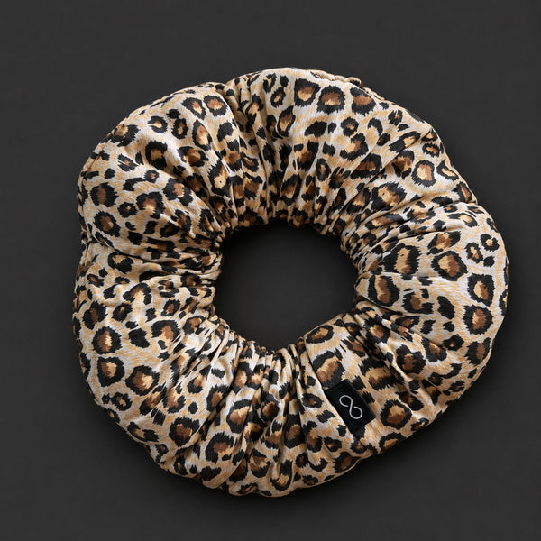 🎁 Leopard Pillow Scrunchie (100% off)